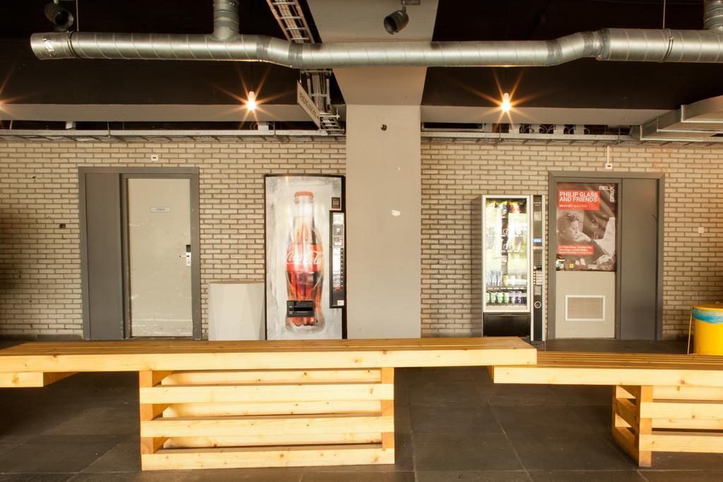 Wow Amsterdam Hostel Exterior photo